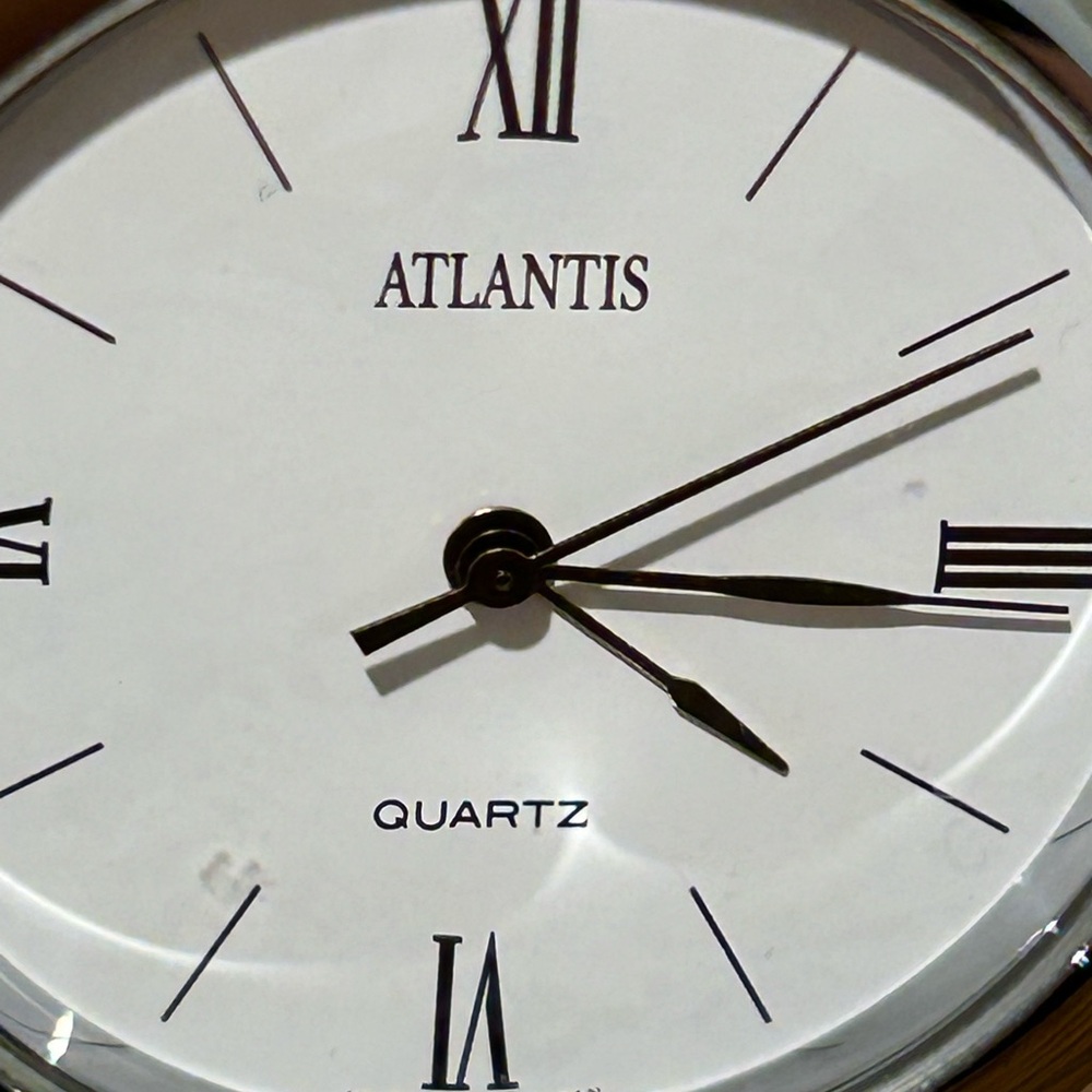 Atlantis Crystal Quartz Desk Clock - Picture 5 of 7